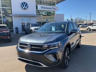New 2024 Volkswagen Taos SE image 1