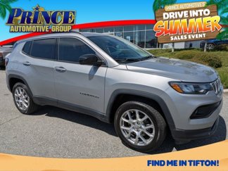 Used 2022 Jeep Compass Latitude image 1