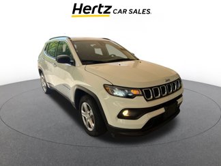 Used 2023 Jeep Compass Latitude image 1