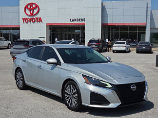 Used 2023 Nissan Altima 2.5 SV image 1