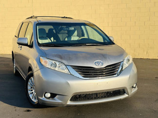 Used 2011 Toyota Sienna XLE image 1