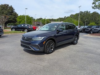 Used 2023 Volkswagen Tiguan SE image 1