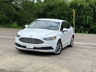 Used 2017 Ford Fusion SE image 1