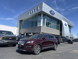 Used 2019 Lincoln MKC Reserve image 1