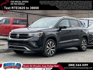 Used 2022 Volkswagen Taos SE w/ Panoramic Sunroof Package image 1