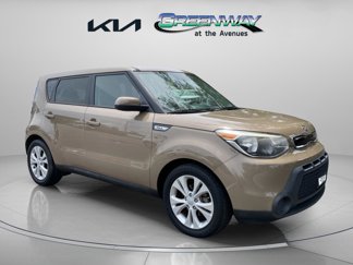 Used 2015 Kia Soul + image 1