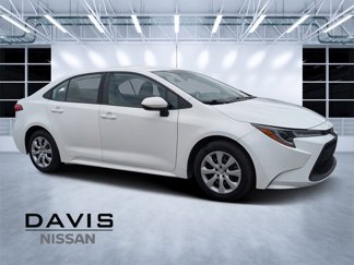 Used 2022 Toyota Corolla LE image 1