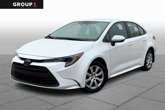 Used 2025 Toyota Corolla LE image 1