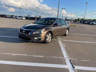 Used 2013 Nissan Altima 2.5 SV image 1