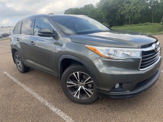 Used 2016 Toyota Highlander XLE image 1