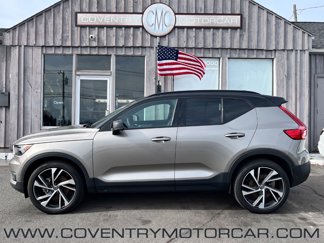 Used 2022 Volvo XC40 T5 R-Design w/ Advanced Package image 1