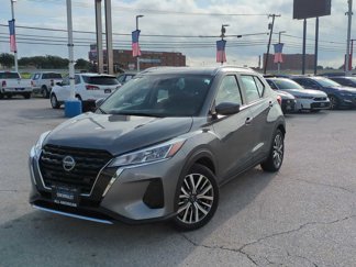 Used 2022 Nissan Kicks SV image 1