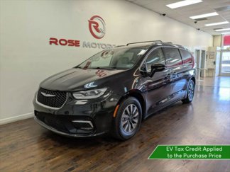Used 2021 Chrysler Pacifica Touring-L image 1