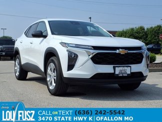 Used 2025 Chevrolet Trax LS image 1