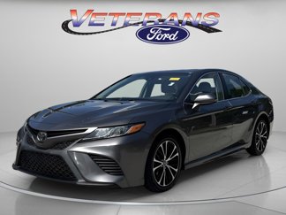 Used 2018 Toyota Camry SE image 1