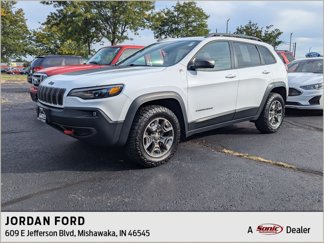 Used 2019 Jeep Cherokee Trailhawk image 1