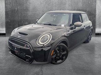 Used 2022 MINI Cooper S image 1