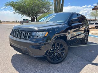 Used 2017 Jeep Grand Cherokee Altitude image 1