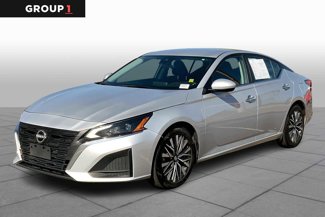 Used 2023 Nissan Altima 2.5 SV image 1
