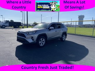 Used 2019 Toyota RAV4 XLE w/ Carpet Mat Package image 1