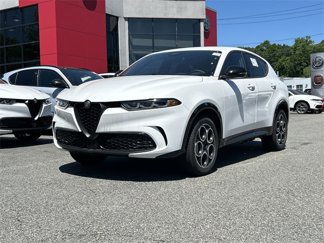 New 2025 Alfa Romeo Tonale image 1
