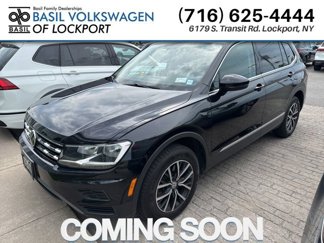 Used 2020 Volkswagen Tiguan SE w/ Panoramic Sunroof Package image 1
