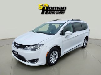 Used 2019 Chrysler Pacifica Touring-L image 1