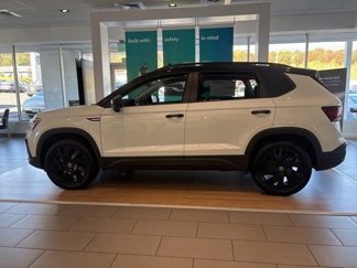 New 2024 Volkswagen Taos SE image 1