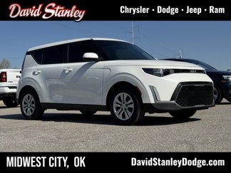 Used 2024 Kia Soul LX image 1