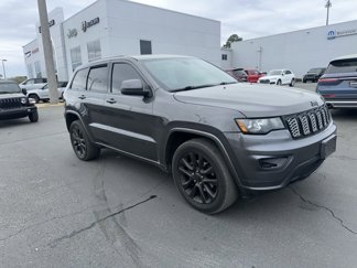 Used 2018 Jeep Grand Cherokee Altitude image 1
