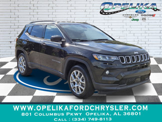 Used 2025 Jeep Compass Latitude image 1