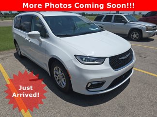 Used 2021 Chrysler Pacifica Touring-L image 1