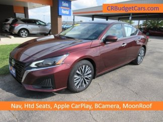 Used 2024 Nissan Altima 2.5 SV image 1