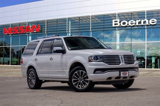 Used 2017 Lincoln Navigator Select image 1