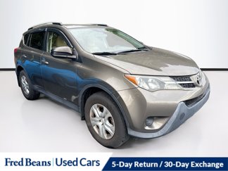 Used 2013 Toyota RAV4 LE video 1