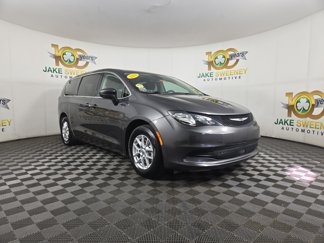 Used 2023 Chrysler Voyager LX image 1