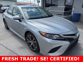 Used 2020 Toyota Camry SE image 1