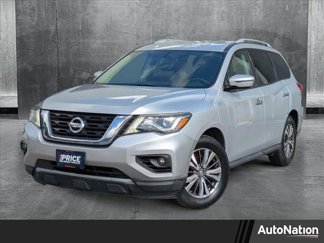 Used 2019 Nissan Pathfinder SV image 1
