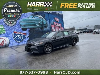 Used 2022 Toyota Camry SE image 1