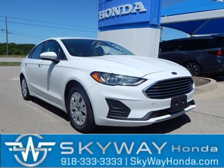 Used 2019 Ford Fusion S image 1