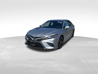 Used 2018 Toyota Camry SE image 1