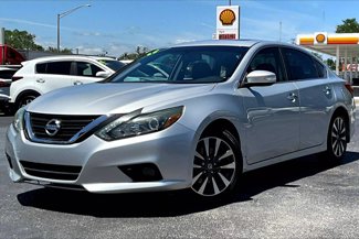 Used 2017 Nissan Altima 2.5 SL w/ 2.5 Technology Package image 1