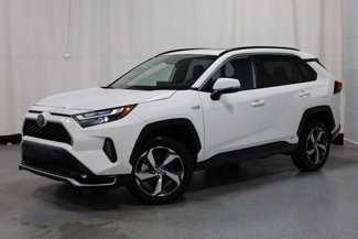 Used 2024 Toyota RAV4 SE image 1