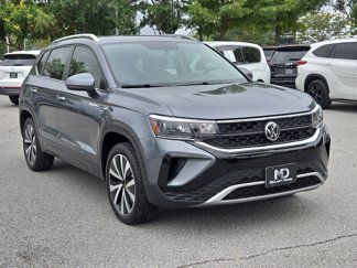 Used 2022 Volkswagen Taos SE image 1