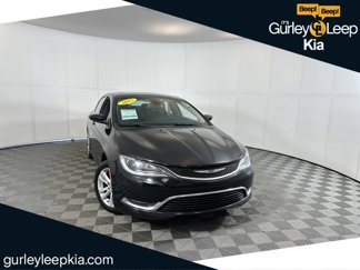 Used 2015 Chrysler 200 Limited w/ Convenience Group image 1
