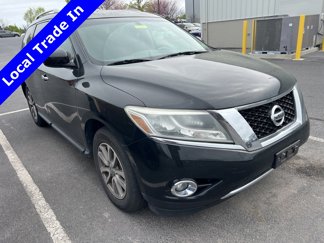 Used 2015 Nissan Pathfinder SV image 1
