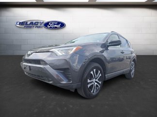 Used 2017 Toyota RAV4 LE image 1