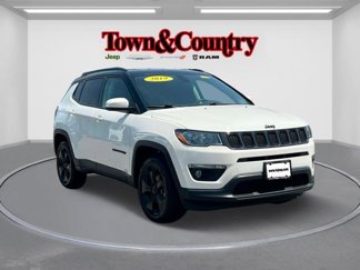 Used 2019 Jeep Compass Latitude image 1