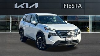 Used 2024 Nissan Rogue SV image 1