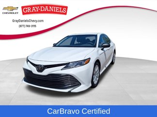 Used 2018 Toyota Camry LE image 1